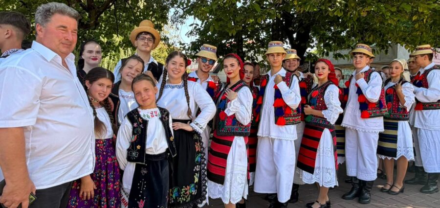 Șomcutenii de la ,,Doina Chioarului”, laureați ai Festivalului Internațional ,,Mugurelul”
