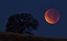 Eclipsă de Lună în această noapte. Fenomenul va fi vizibil și din Maramureș