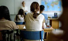 Urmează să vă pensionați din învățământ? De la 1 septembrie ar putea deveni aplicabilă prima de două salarii de bază