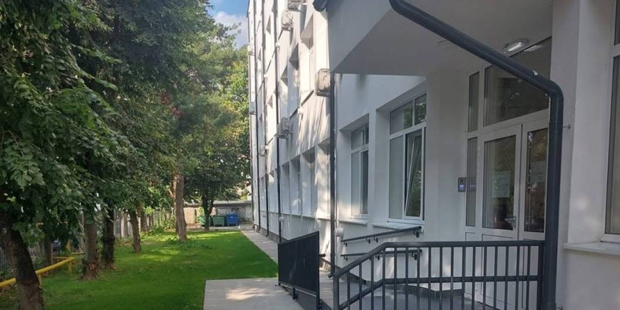 Liceul „Emil Racoviță” din Baia Mare a fost modernizat. Lucrările au ajuns la recepție