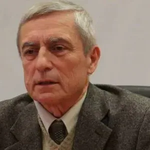 22 august 1941, s-a născut scriitorul maramureșean Victor Tecar