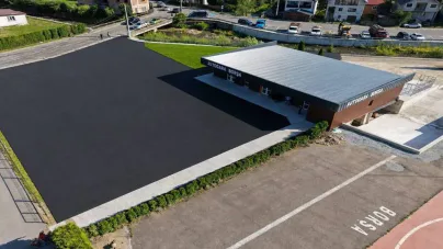 Spațiul asfaltat din zona Autogării din Borșa poate fi folosit temporar pentru parcare