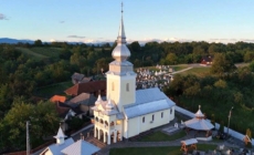 Două secole sub același clopot. Finteușu Mare își sărbătorește biserica la 200 de ani de la prima târnosire