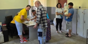 A început campania de sterilizare gratuită a câinilor și pisicilor în Tăuții-Măgherăuș