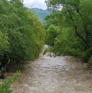 Dublă avertizare în Maramureș: Cod galben de furtuni și risc de viituri pe Vișeu, Iza și Lăpuș