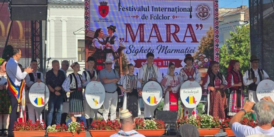 Tradiții din țară și din străinătate, reunite la Festivalul Internațional de Folclor „MARA”