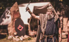 Povestea Omnis Barbaria Baia Mare, o asociație care trăiește istoria și dă viață trecutului