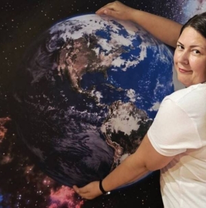 Andreea-Mihaela Dunca, „ Profa de Geo”, îi invită astăzi pe sigheteni să descopere orașul dintr-o perspectivă diferită