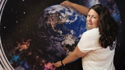 Andreea-Mihaela Dunca, „ Profa de Geo”, îi invită astăzi pe sigheteni să descopere orașul dintr-o perspectivă diferită