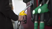Motorina s-a ieftinit de azi. În unele benzinării a coborât deja sub 10 lei pe litru