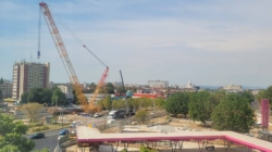 Grinzile noului pod de pe Bulevardul Unirii ajung la Baia Mare. Macaraua de peste 300 de tone este pregătită pentru montaj
