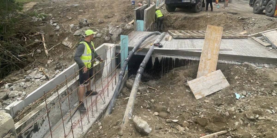 Lucrările pe DJ 186 avansează între Bârsana și Vadu Izei. Asfaltări programate începând din 6 august