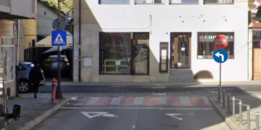 Nouă regulă de circulație pe strada Teatrului. „Obligatoriu stânga” la intersecția cu Gheorghe Șincai
