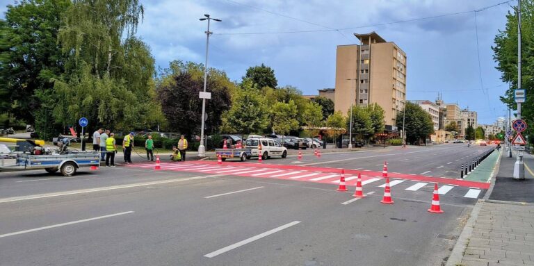 O nouă trecere de pietoni apare lângă Podul de pe Culturii din Baia Mare. Va fi utilă și bicicliștilor