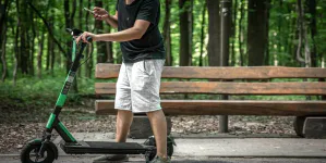 Trotinetele electrice vor fi interzise în parcurile din Baia Mare? Băimărenii sunt întrebați ce părere au