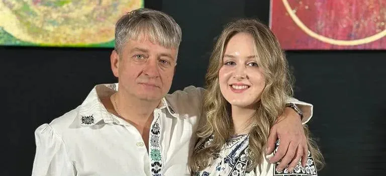 Artista Diana Topan va preda canto popular la Recreart Baia Mare. Copiii pasionați de folclor sunt invitați să se înscrie!