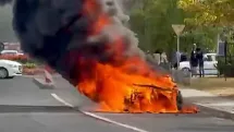Un autoturism a luat foc pe strada George Coșbuc din Baia Mare