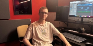 Să îl cunoaștem pe Andrei Coteț, un tânăr cu visuri mărețe în producția muzicală!