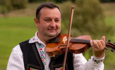 Valer Foriș, un maestru al viorii – peste patru decenii dedicate folclorului și bucuriei de a cânta