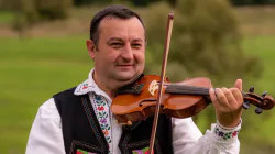 Valer Foriș, un maestru al viorii – peste patru decenii dedicate folclorului și bucuriei de a cânta