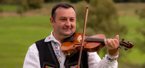 Valer Foriș, un maestru al viorii – peste patru decenii dedicate folclorului și bucuriei de a cânta