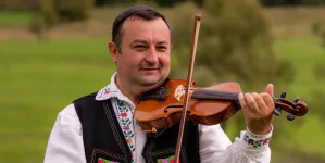 Valer Foriș, un maestru al viorii – peste patru decenii dedicate folclorului și bucuriei de a cânta