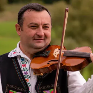 Valer Foriș, un maestru al viorii – peste patru decenii dedicate folclorului și bucuriei de a cânta