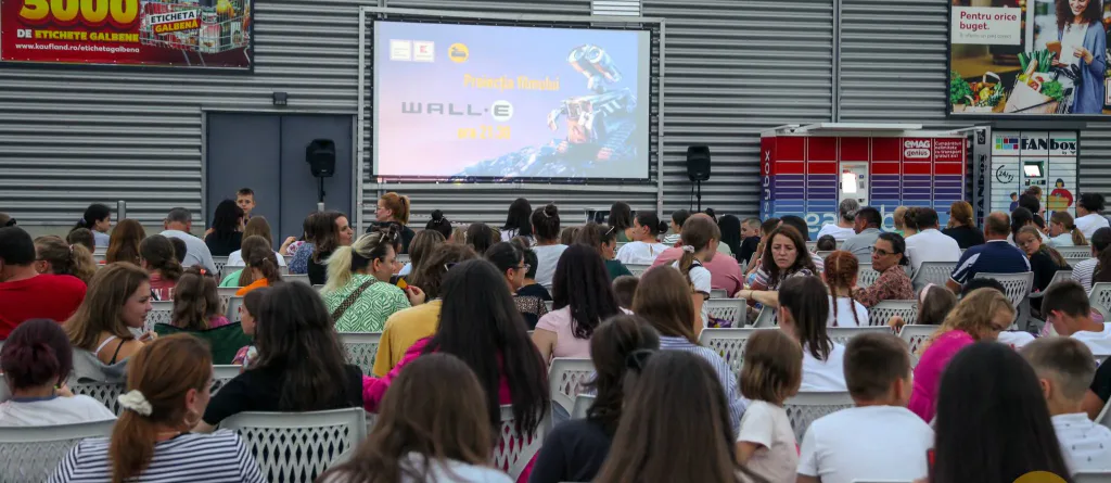 Cinema în aer liber la Baia Mare: Întreaga familie este invitată să vizioneze filmul de animație „Luca”