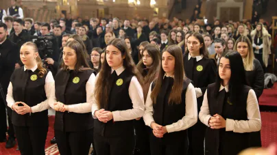 La început de an școlar, PS Părinte Iustin îndeamnă la rugăciune pentru elevi, profesori și părinți