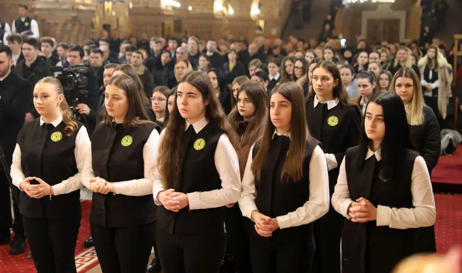 La început de an școlar, PS Părinte Iustin îndeamnă la rugăciune pentru elevi, profesori și părinți