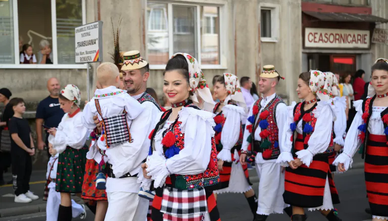 Sărbătoarea Castanelor: parada de deschidere pornește de pe Podul Unirii