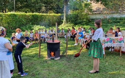 Aromele toamnei: Sunteți așteptați la Muzeul Satului Baia Mare pentru a vedea cum se prepară silvoița