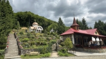 Sunteți invitați la hramul Mănăstirii „Nașterea Maicii Domnului” Chiuzbaia