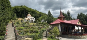Sunteți invitați la hramul Mănăstirii „Nașterea Maicii Domnului” Chiuzbaia