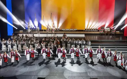 Ansamblul Folcloric Național „Transilvania” va urca pe scena spectacolului „Să întindem hora mare” de la Chișinău
