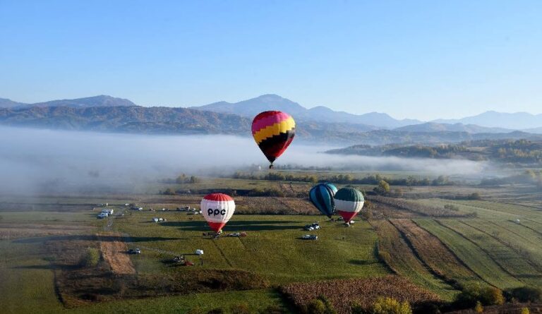 În 1-4 octombrie: Baloanele cu aer cald vor colora din nou cerul Țării Lăpușului