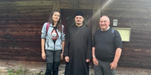 Oaspete de seamă din Scoția în Parohia Poiana Botizii. Nigel Pope a descoperit tradițiile locului