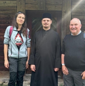 Oaspete de seamă din Scoția în Parohia Poiana Botizii. Nigel Pope a descoperit tradițiile locului