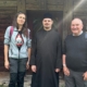 Oaspete de seamă din Scoția în Parohia Poiana Botizii. Nigel Pope a descoperit tradițiile locului
