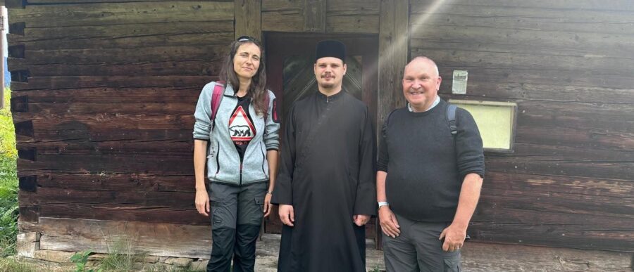Oaspete de seamă din Scoția în Parohia Poiana Botizii. Nigel Pope a descoperit tradițiile locului