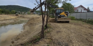 Lucrările continuă la Lacul Hoșteze din Tăuții-Măgherăuș. Zona se transformă într-un spațiu modern de recreere