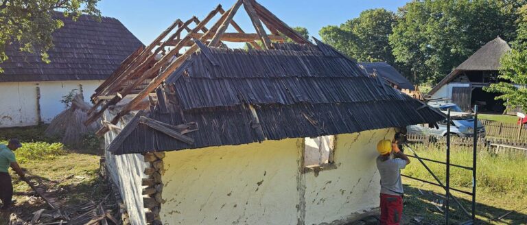 Un nou obiectiv de arhitectură vernaculară din Muzeul Satului Baia Mare este restaurat