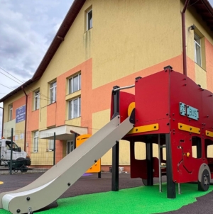 Loc de joacă modern pentru copiii de la Grădinița din Tăuții-Măgherăuș