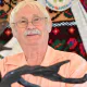 „Povești cu rădăcini și pietre”: Îndrăgitul parodist și scriitor Lucian Perța își dezvăluie o pasiune aparte la Festivalul PRISPA de la Brașov