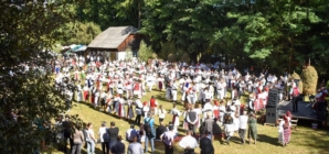 Tradiție și voie bună: „Jocul la Șură” din Suciu de Sus a reunit foarte mulți participanți