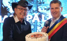 Ducu Bertzi, aniversat pe scenă, chiar în Maramureșul natal