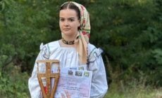 Anais Țicală a câștigat Trofeul Festivalului-concurs „Pe sub poala Codrului – Prânzul miresei Anicuța” de la Stremț