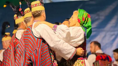 Ansamblul Folcloric Național „Transilvania” a susținut momente deosebite în fața publicului din Măeriște, județul Sălaj