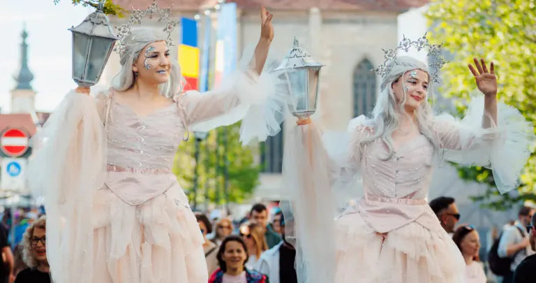 Zânele Celestial și Nature Fairies fac spectacol la Sărbătoarea Castanelor