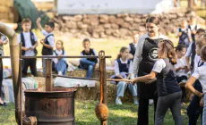 La Muzeul Satului din Baia Mare a fost preparată silvoiță după rețeta bunicilor